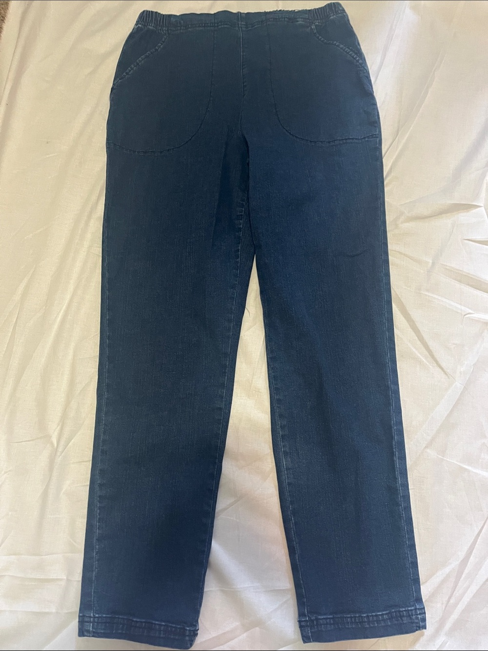 Croft and Barrow Women’s pull on Elastic Waist Dark Blue Jeans size Large